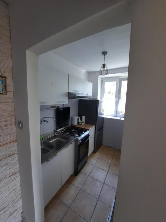 Apartament Zorzy Przy Instytucie Kardiologii Anin Warszawa Exteriör bild