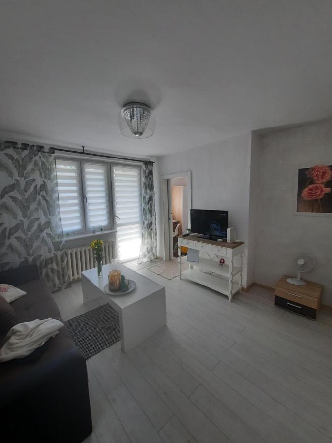 Apartament Zorzy Przy Instytucie Kardiologii Anin Warszawa Exteriör bild