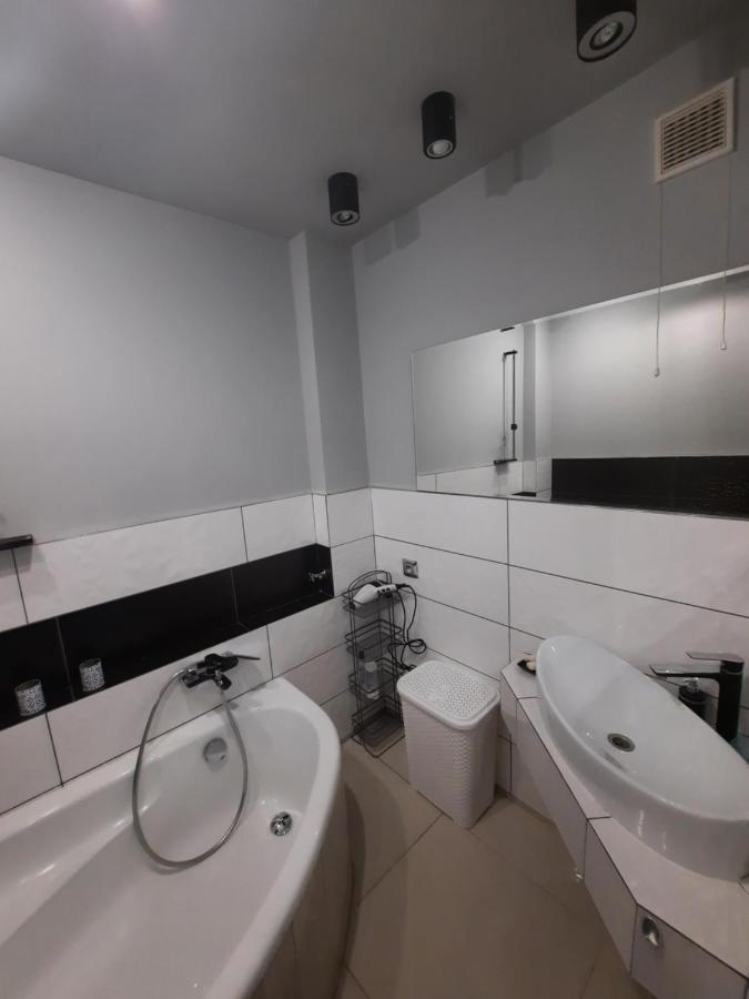 Apartament Zorzy Przy Instytucie Kardiologii Anin Lägenhet Warszawa Exteriör bild