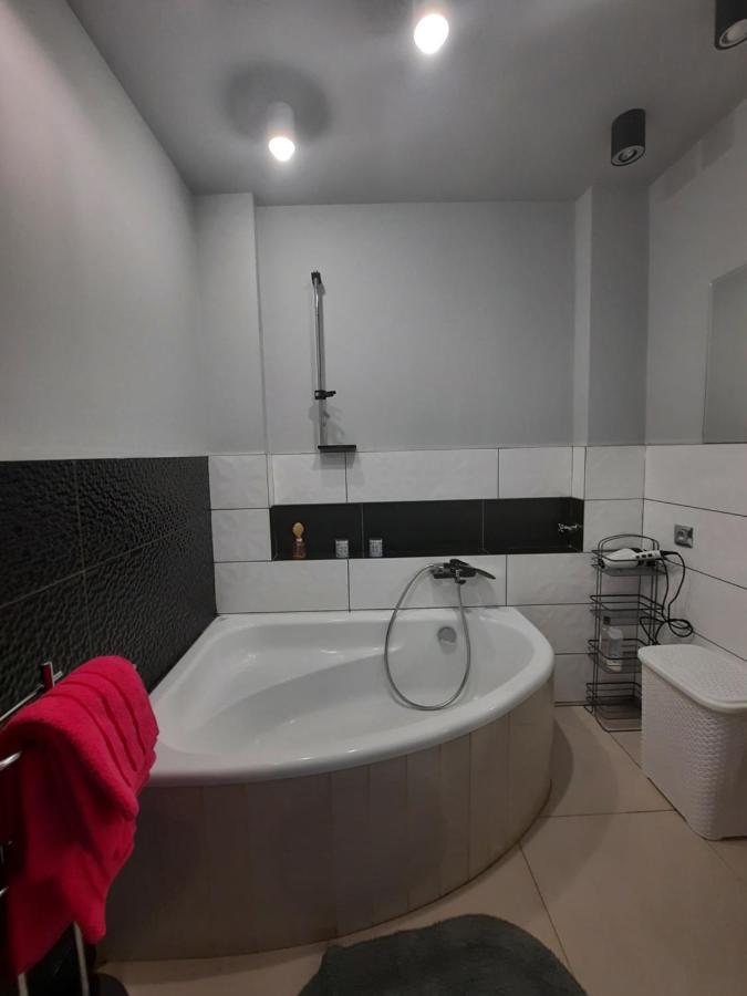 Apartament Zorzy Przy Instytucie Kardiologii Anin Lägenhet Warszawa Exteriör bild