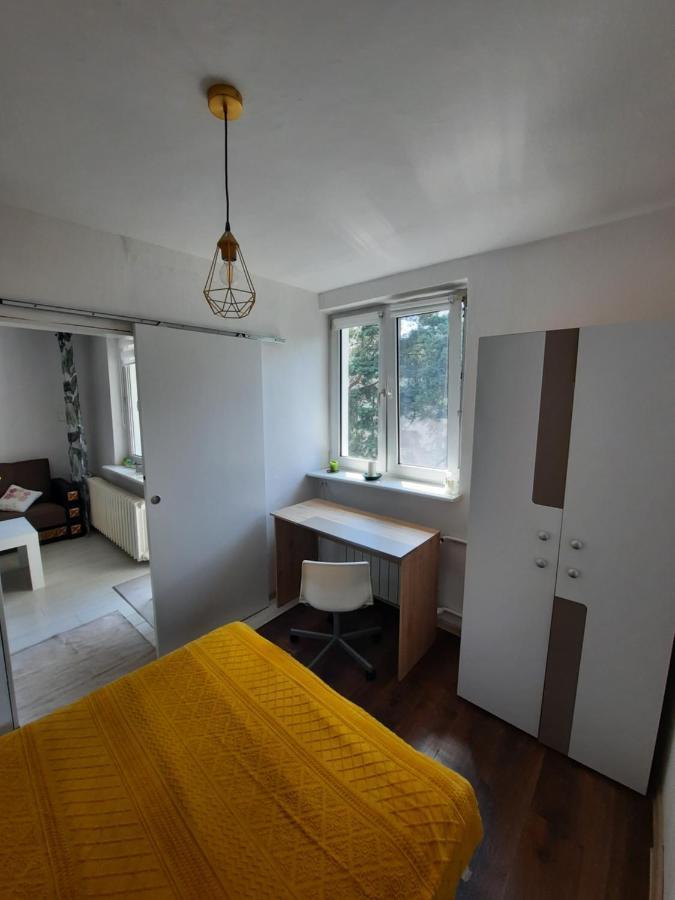 Apartament Zorzy Przy Instytucie Kardiologii Anin Warszawa Exteriör bild