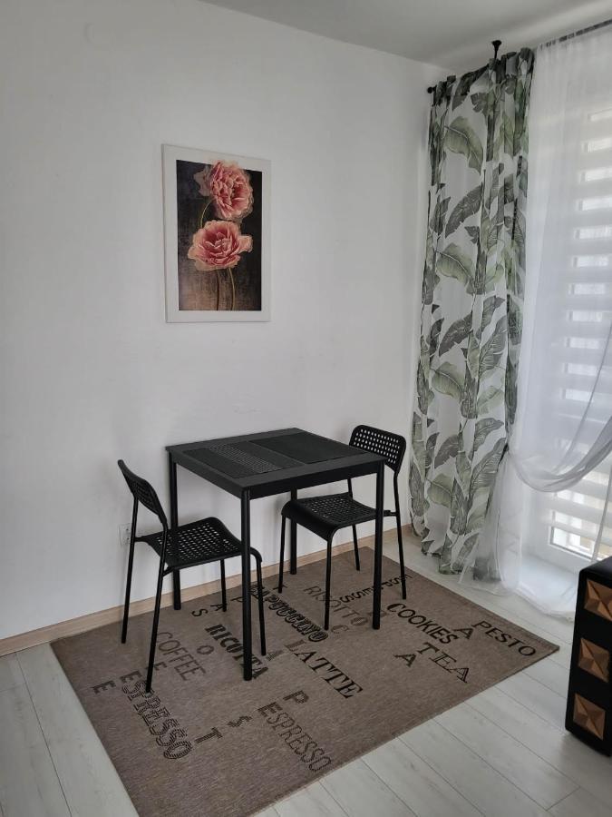 Apartament Zorzy Przy Instytucie Kardiologii Anin Lägenhet Warszawa Exteriör bild